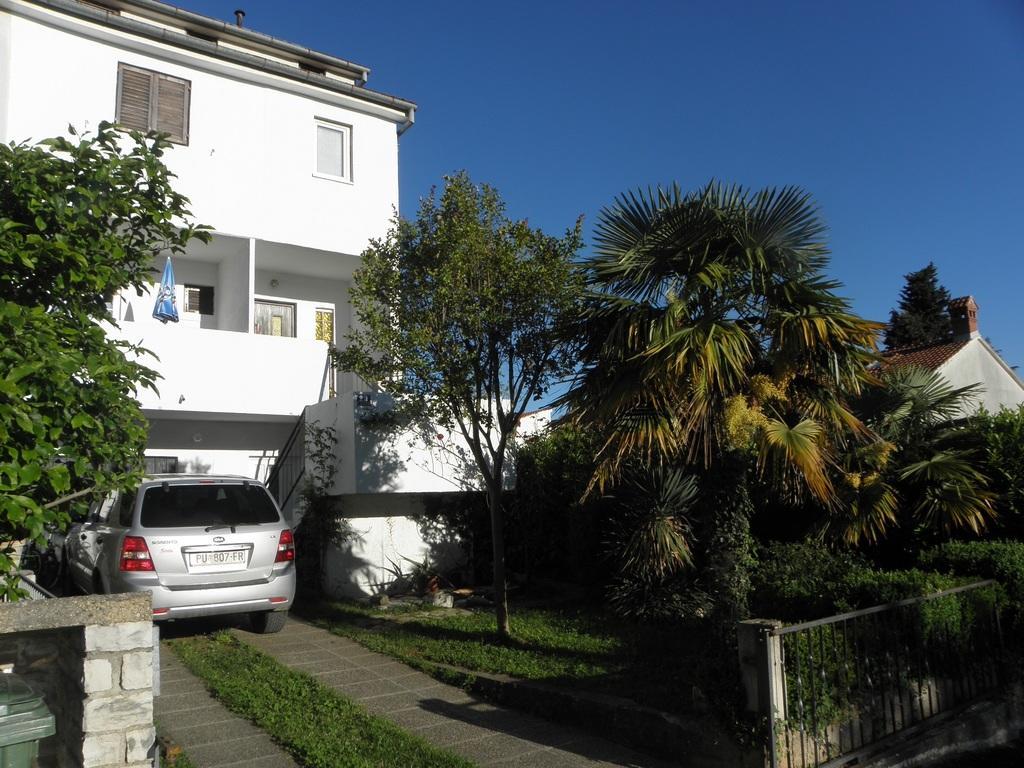 Apartment Klesinger Porec Bagian luar foto